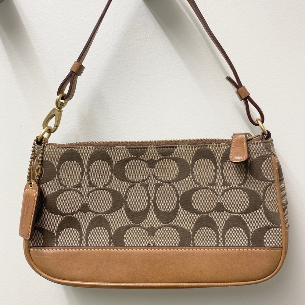 🌺 Vintage Coach Logo Handbag
